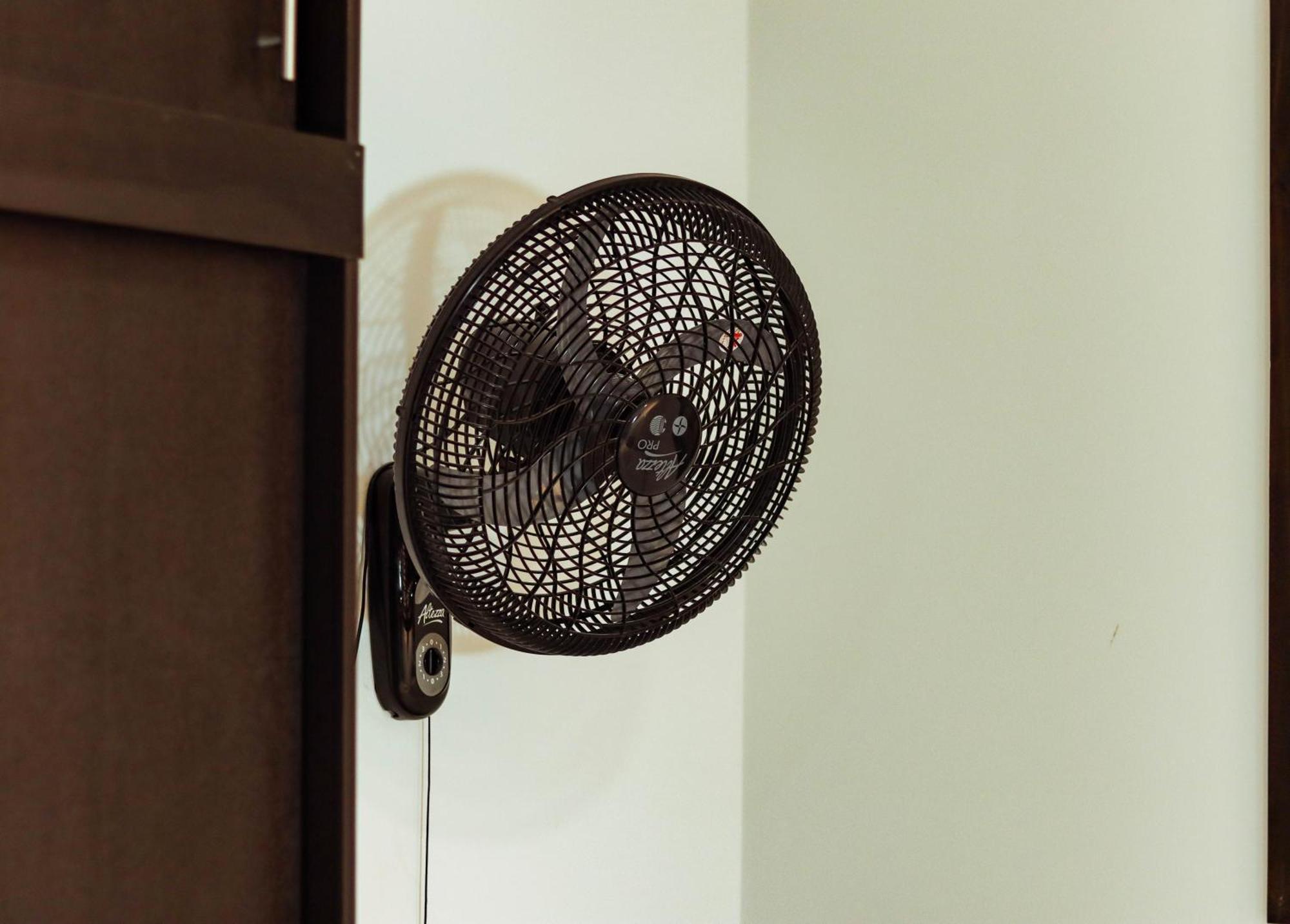 Hotel California Air Carepa Room photo