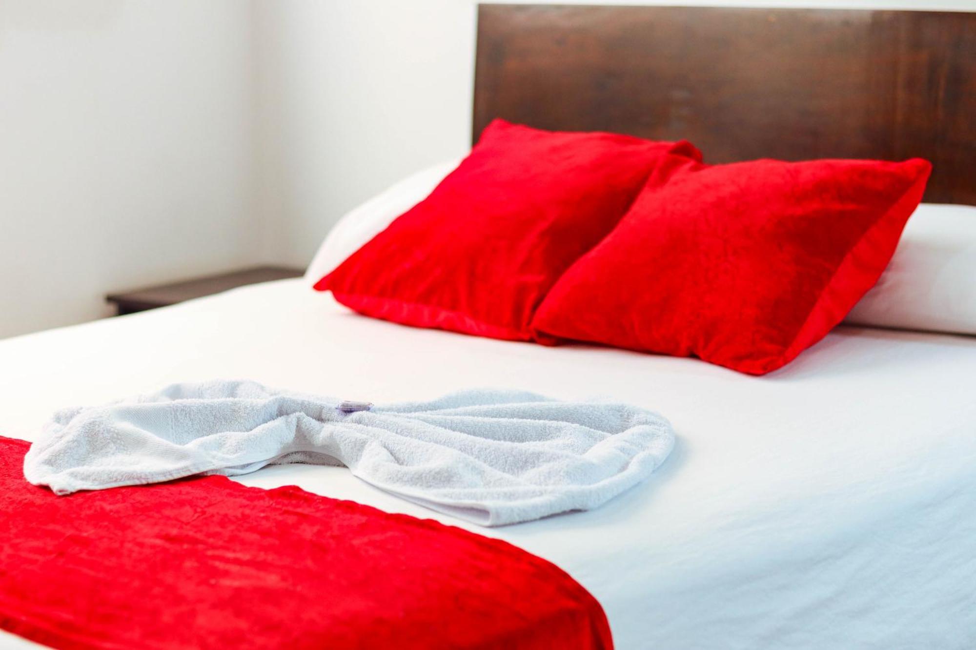 Hotel California Air Carepa Room photo